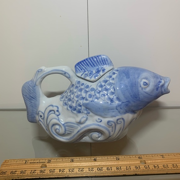 Vintage Blue and White Chinese Carp on Waves Porcelain Tea Pot - Picture 9 of 9